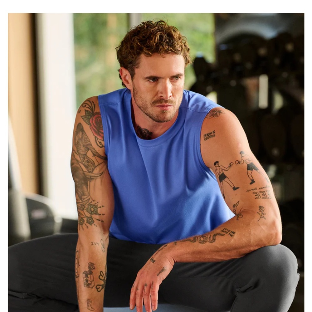 ALO   Conquer Muscle  Top